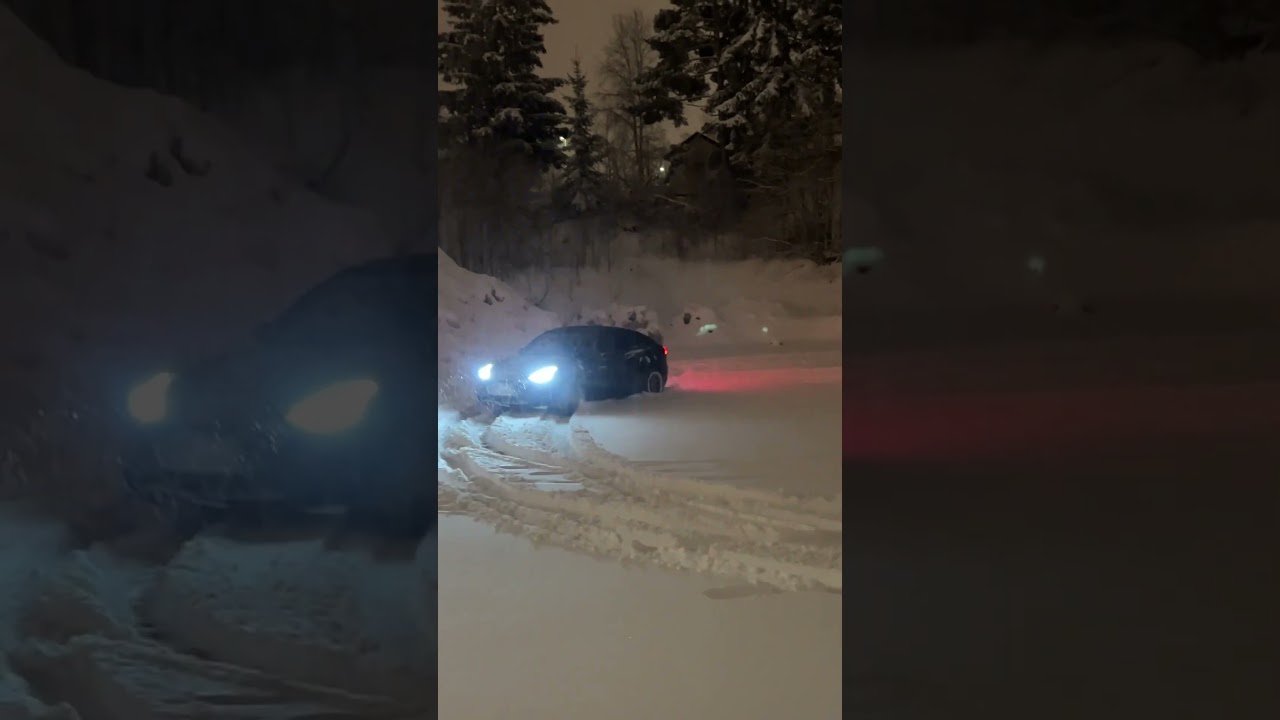 Tesla Model Y 4WD Driving In Deep Snow In Norway ❄️❄️❄️❄️🚘 #tesla #teslamodely #teslanews