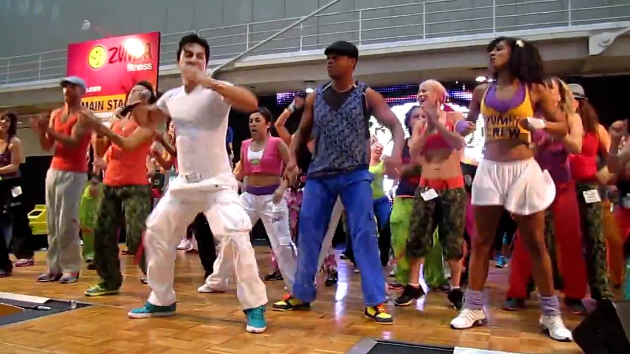 Beto Perez in Australia 2011 - Australian Fitness Expo - Mueve la cadera