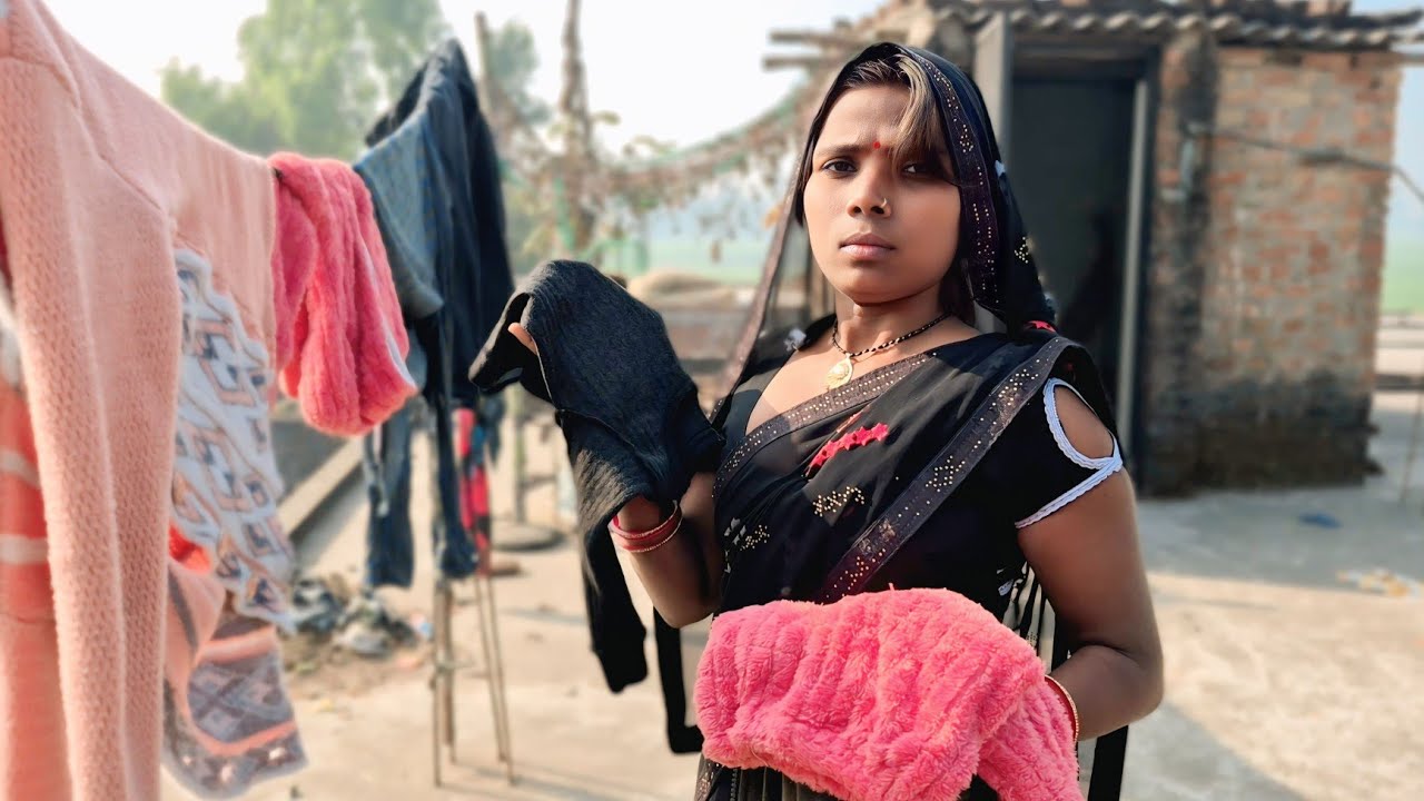 कपड़े डालने डाल जा रही हूं सूखने के लिए