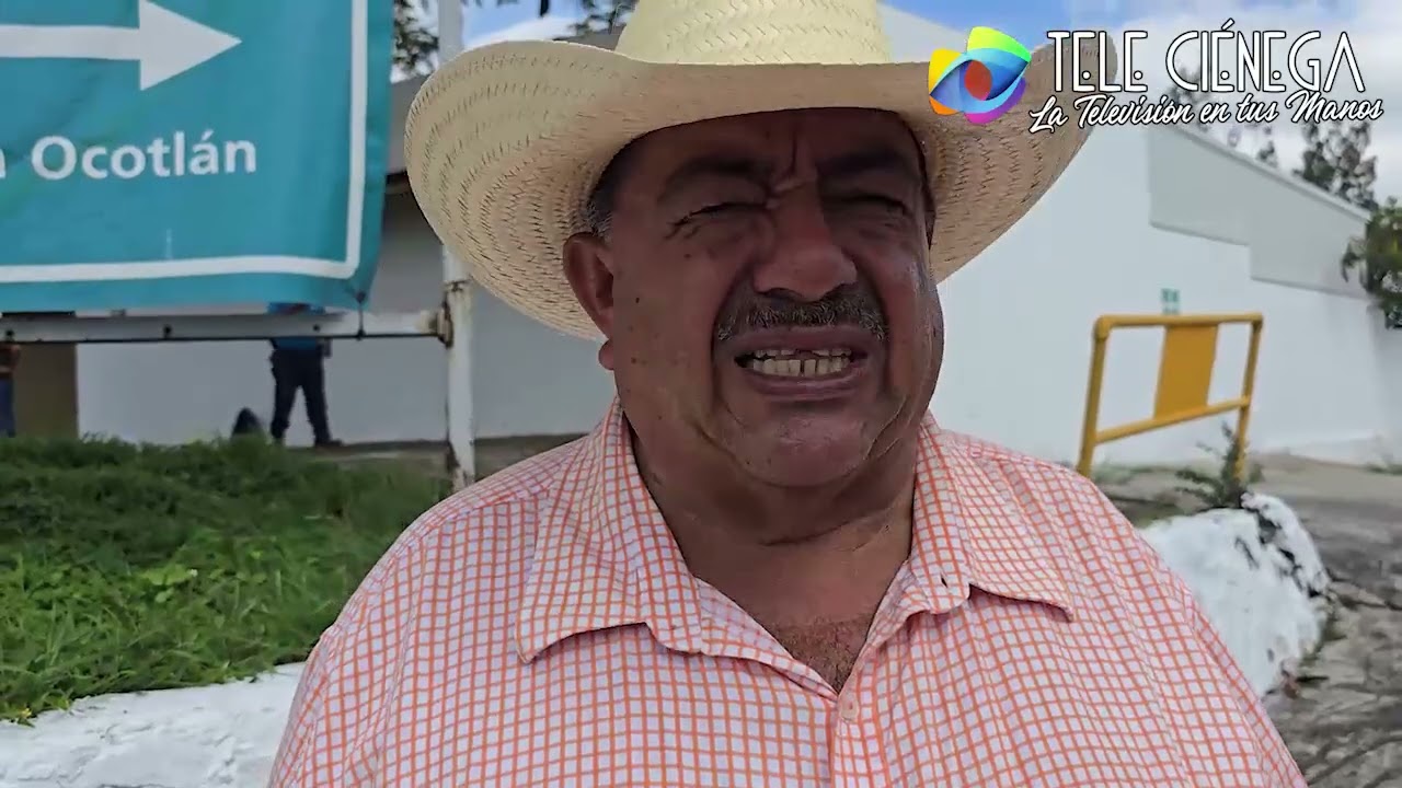 Productores de maíz bloquean la autopista México-Guadalajara a la altura de Ocotlán