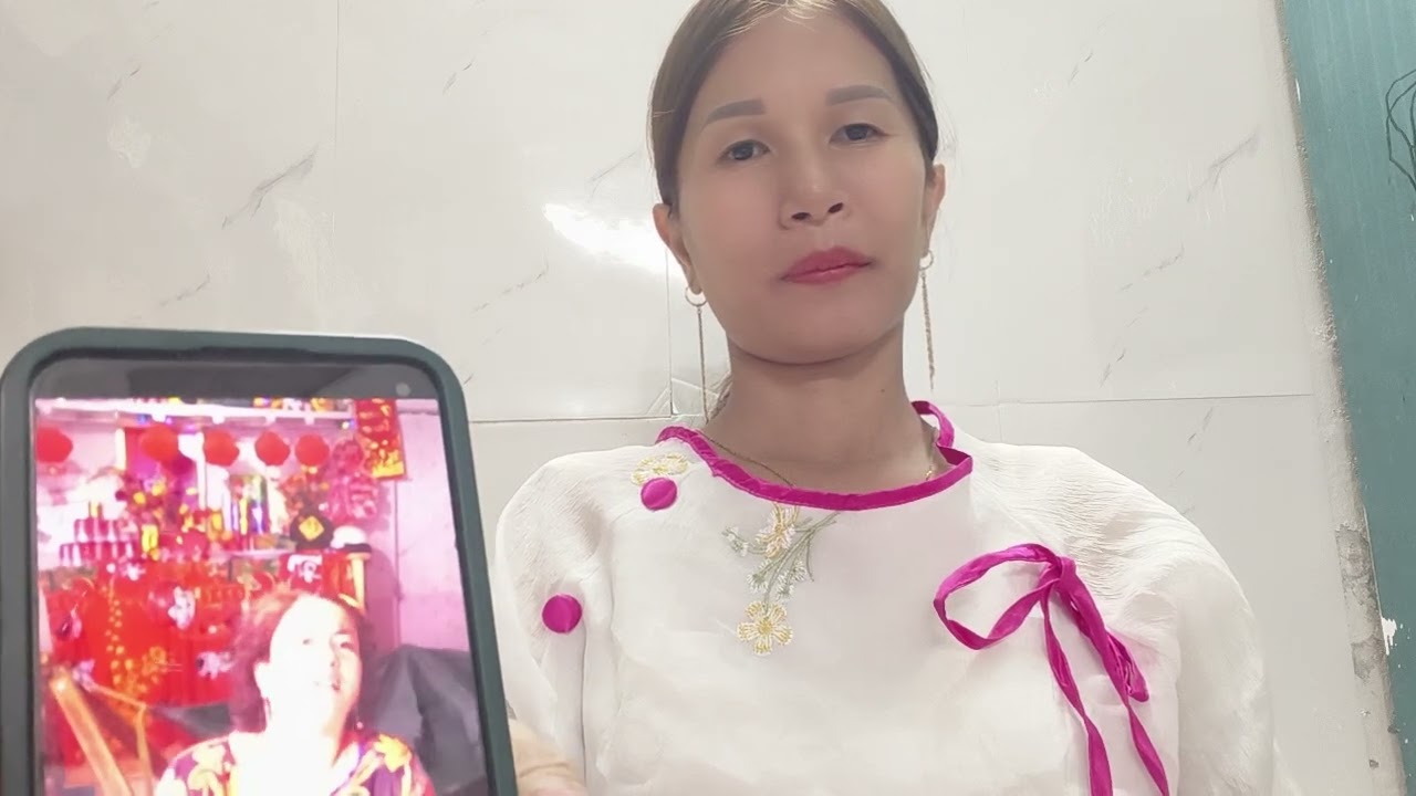 Nga Sinh Xuyến Muốn Tiền 
