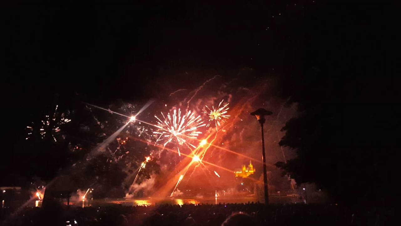 Feu d'artifice Metz 14 juillet 2016 avec vue cathédrale, et bouquet final