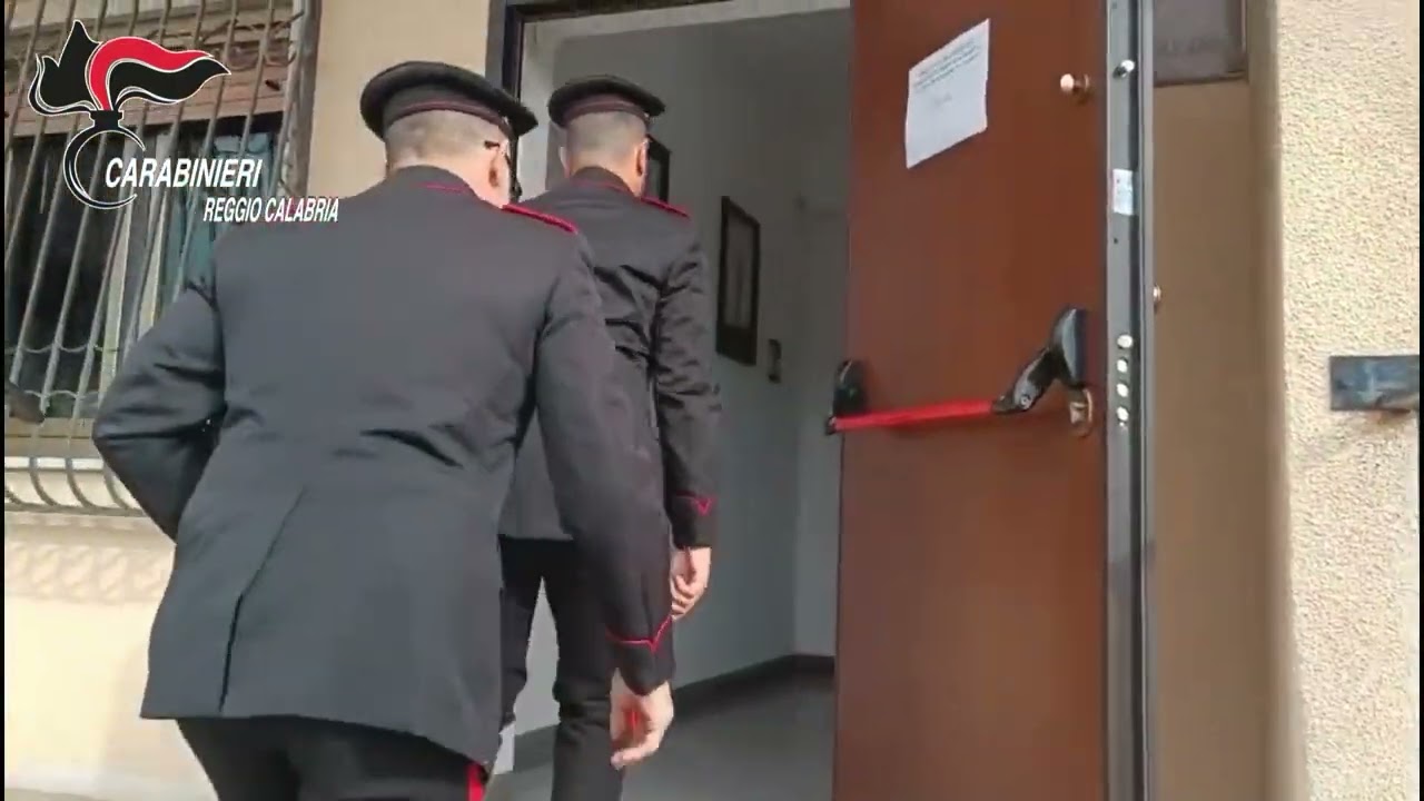 Timbrano il cartellino ma sono a fare spesa, indagati 7 dipendenti Asp di RC in servizio a Bovalino