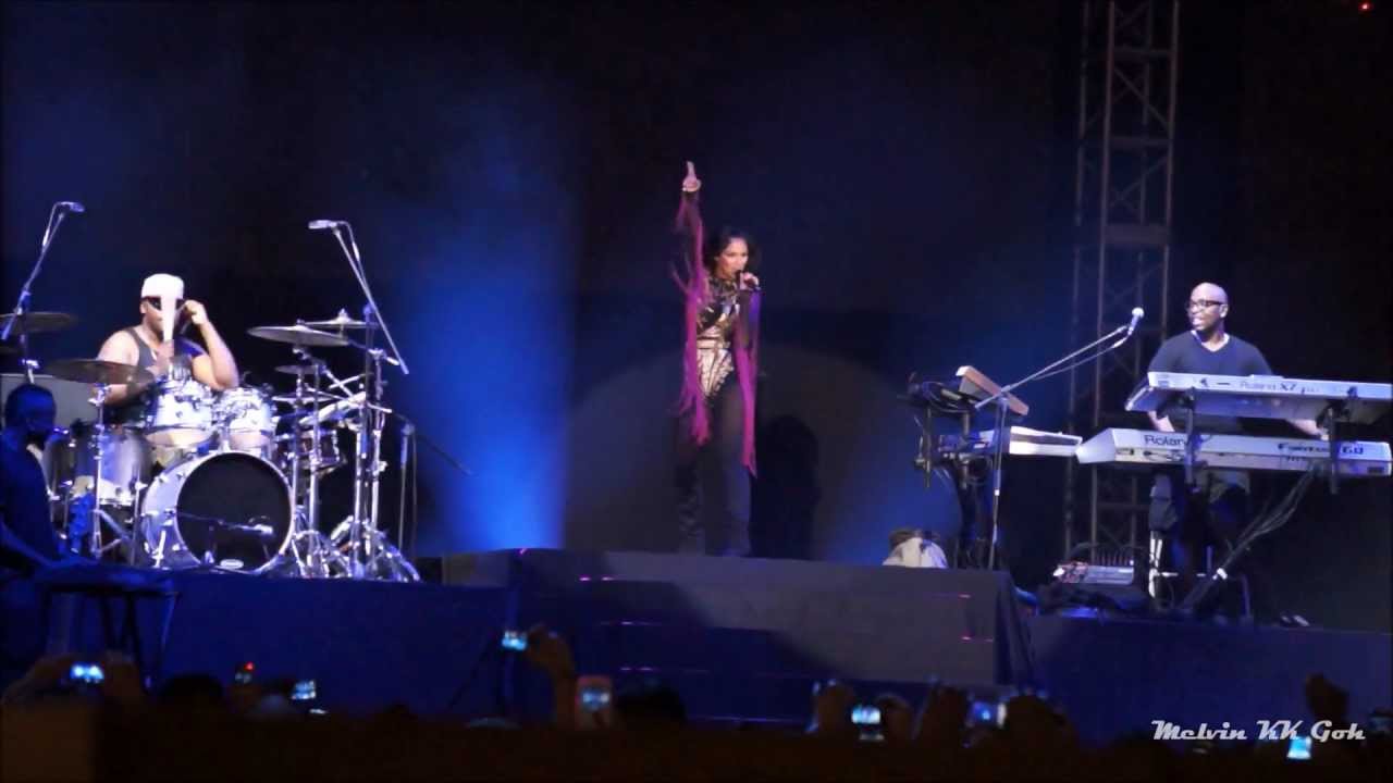 Nicole Scherzinger - Club Banger Nation - Twin Towers @Live 2012 1080p HD