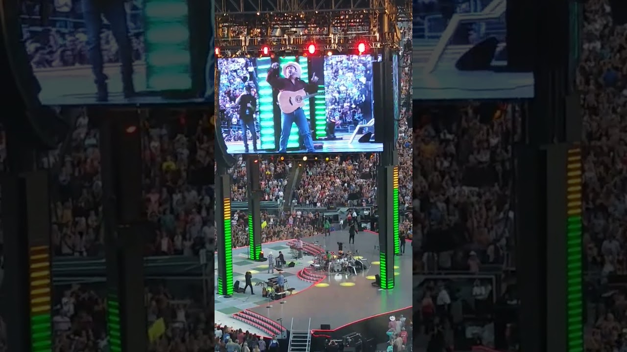 Garth Brooks at University of Oregon, June 29, 2019 #garthbrooks 
