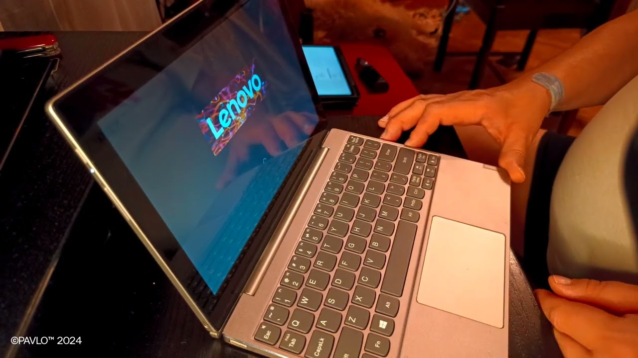 LENOVO MIXX 320-10ICR vs 300-10IBY