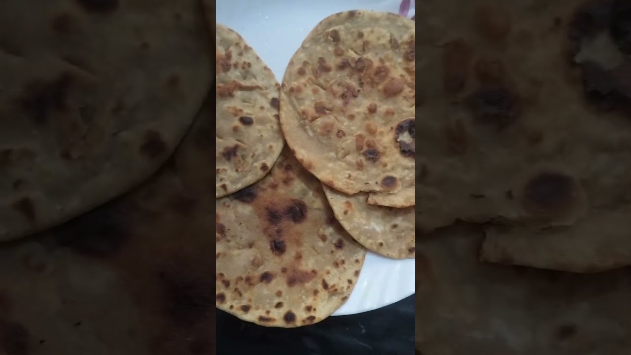 Garam Garam Parathe khatti meethi Chatni Or Achar ke Sath🤤🤤😋😋😋😋