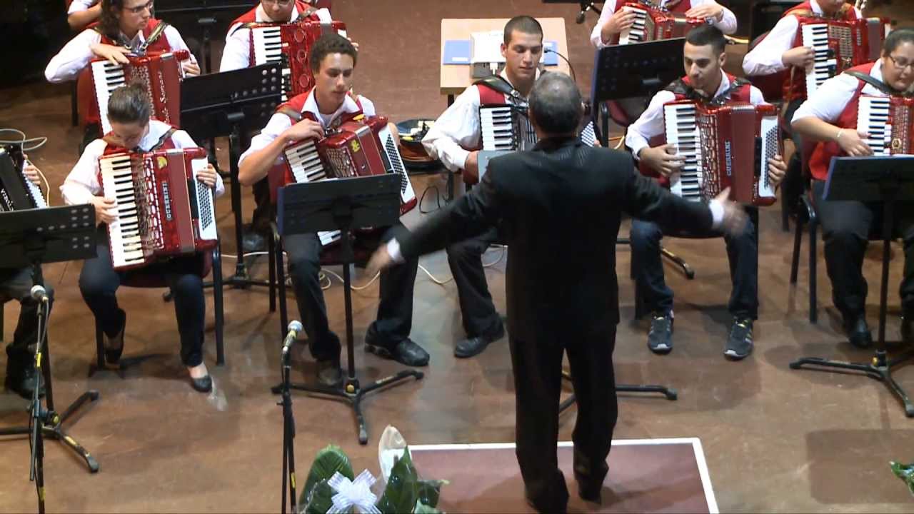 Victor Derenboim Accordion Orchestra.- Israeli songs