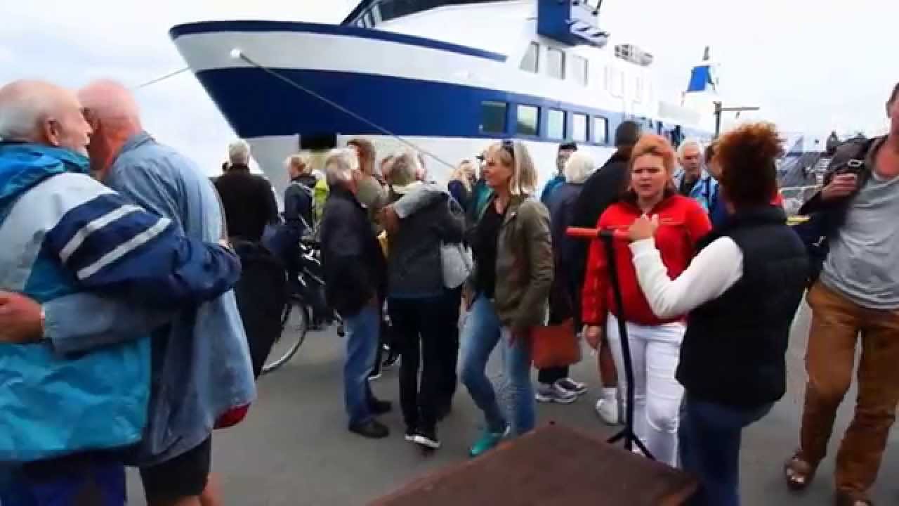 Anholt: Kontrasterens Ø/ Reportage, Færgen Kommer/ Sommer.