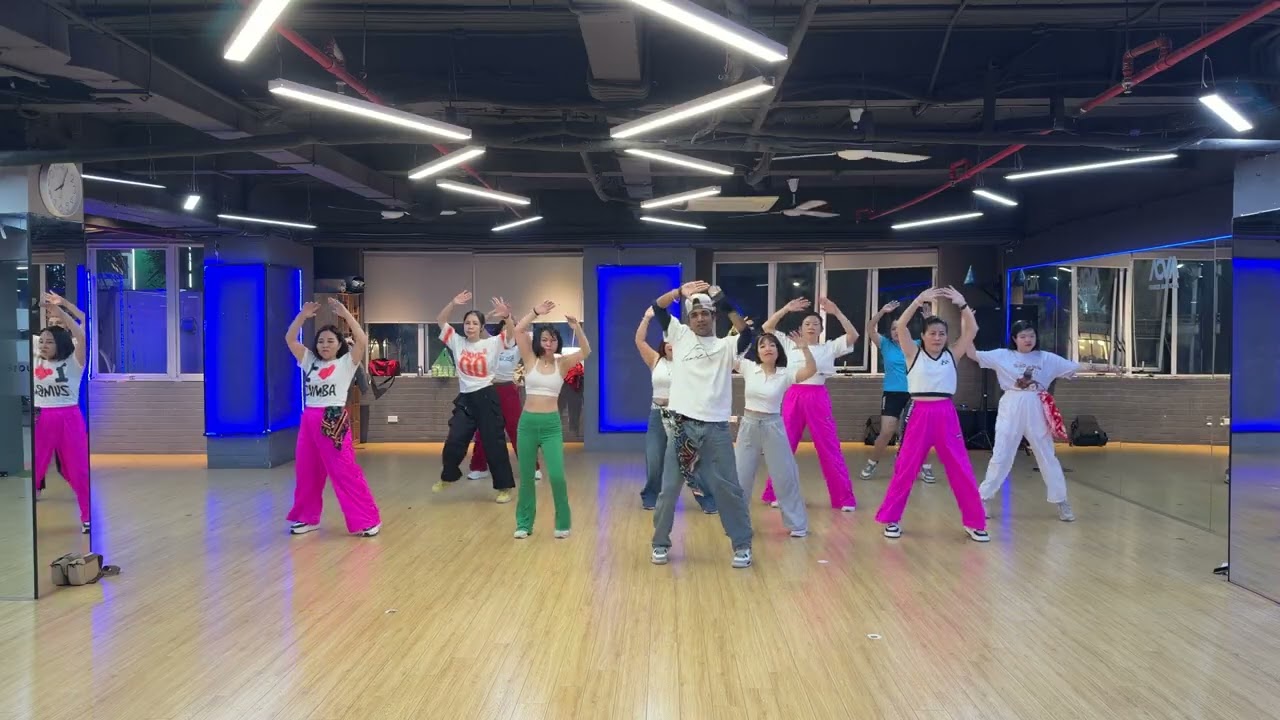 Seeeee uuuuu nexttt yearrr lo veeeee. uuuuu ❤️❤️🎉🎉 Zumba class Pawan teacherr