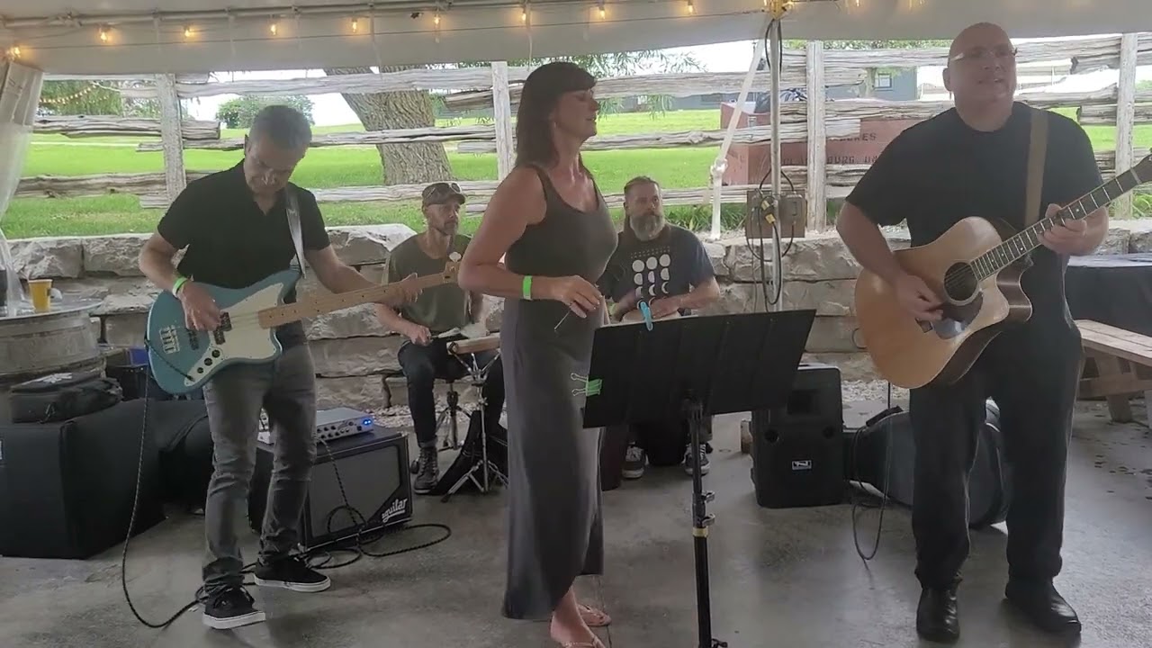 Vinestock '23 - Silly Love Songs (in the rain)