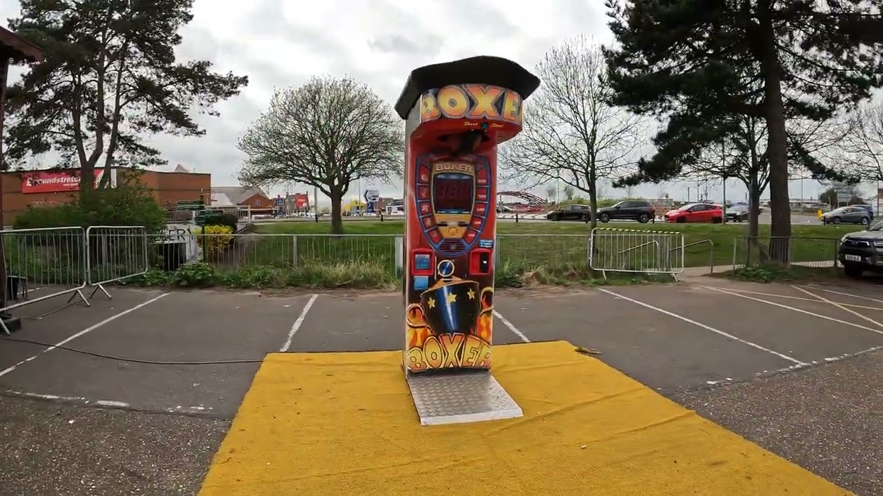 Great Yarmouth Easter Fun Fair 2025, Part 2: Walkabout