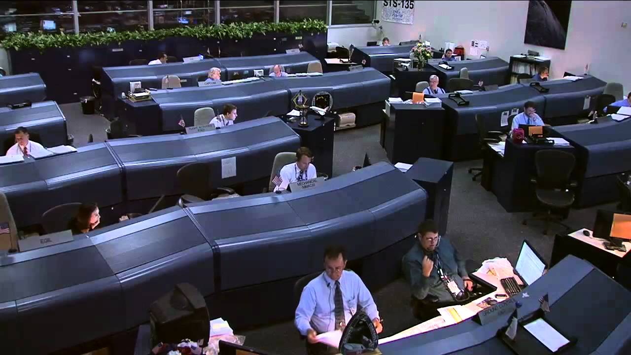 Marshall Space Flight Center Wakes STS-135 Crew