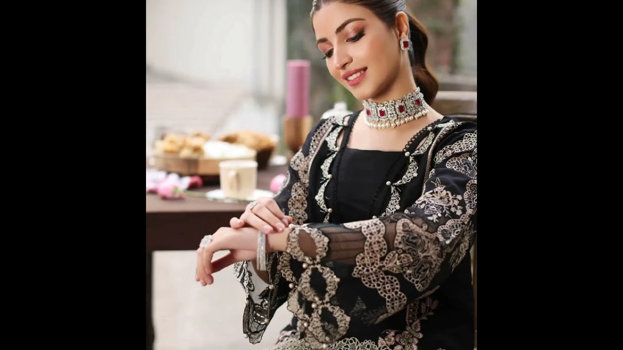 New collection suit 2 PC trending order Kary free delevry Pakistani fashion 