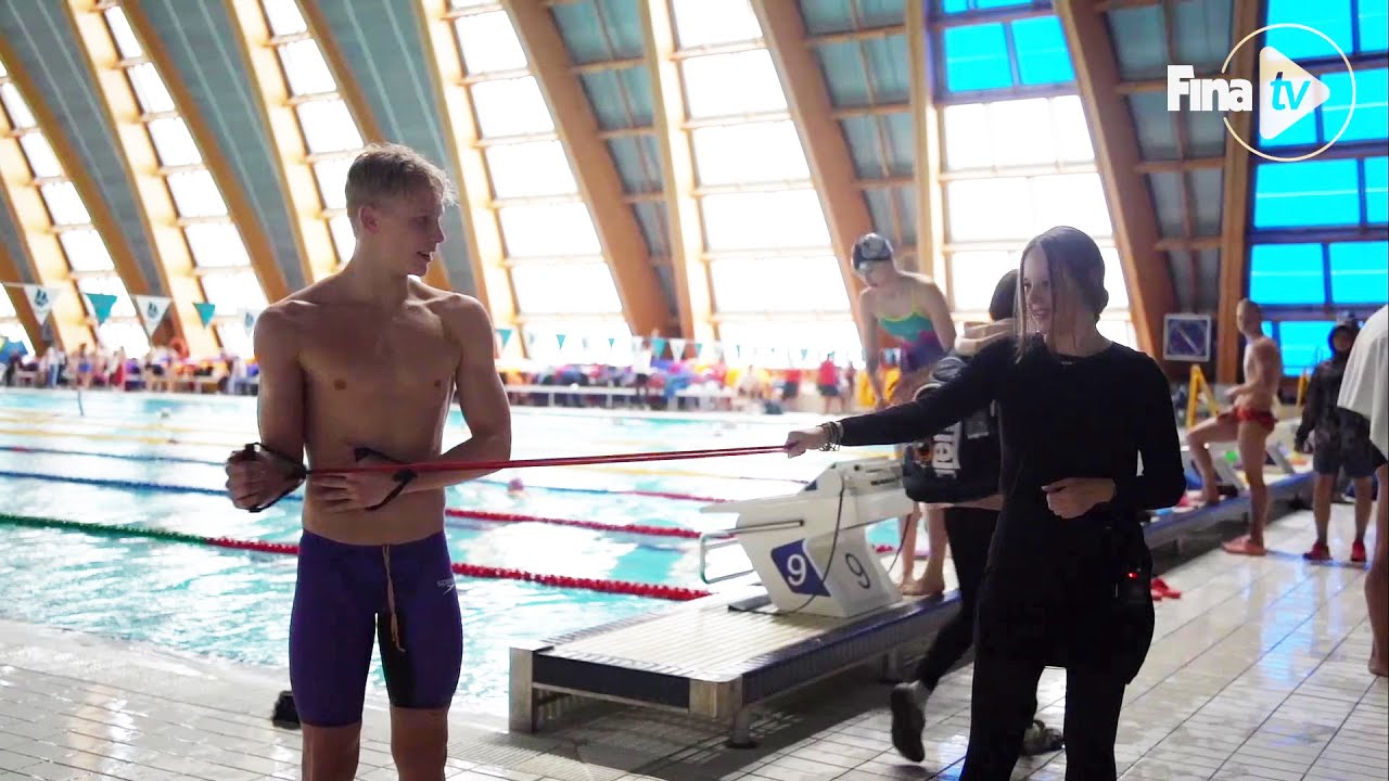 How do swimmers warm up 🏊 - ft. Matt Sates 🇿🇦
