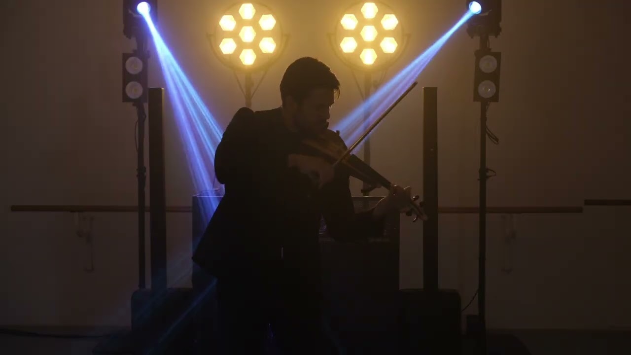 VIOLINIST PERFORMER FOR YOUR EVENT IN CAPRI ISLAND