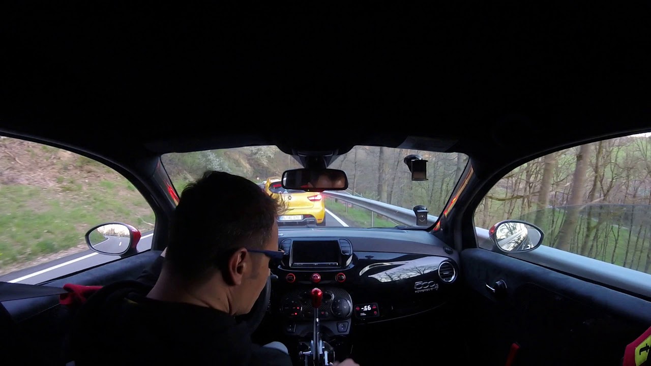 Regreso a casa siguiendo a richard, después de jornada de circuito.-Abarth 500 Nurburgring
