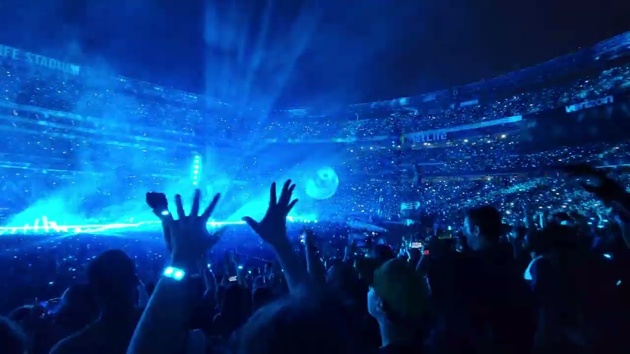 The Weeknd - Less than Zero - Metlife - July 2022 - Clip