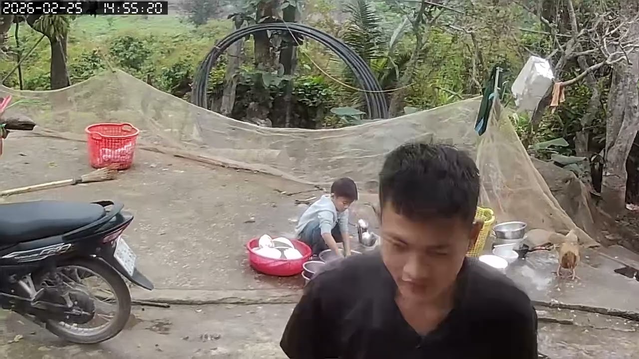 2 ẻm rửa bát P2