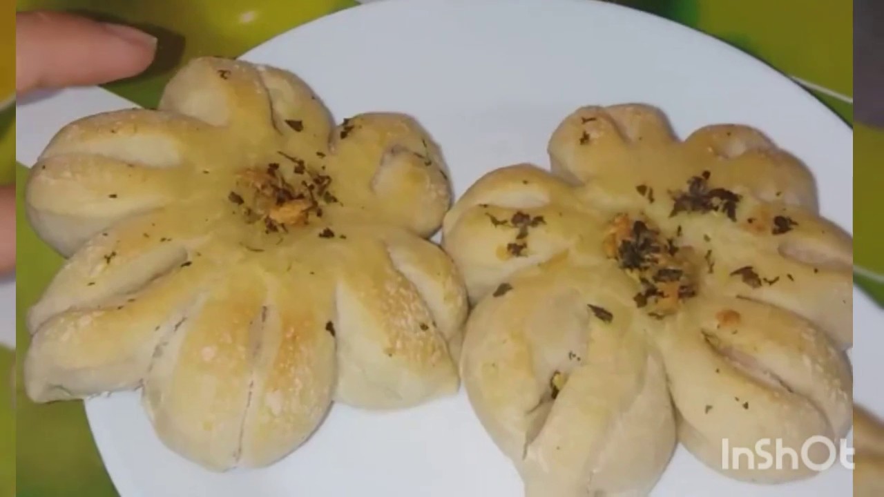 Panecillo de ajo con masa de pizza
