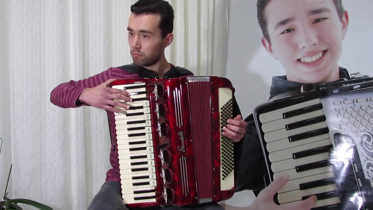 Felipinho do Acordeon toca sucessos de Mário Zan