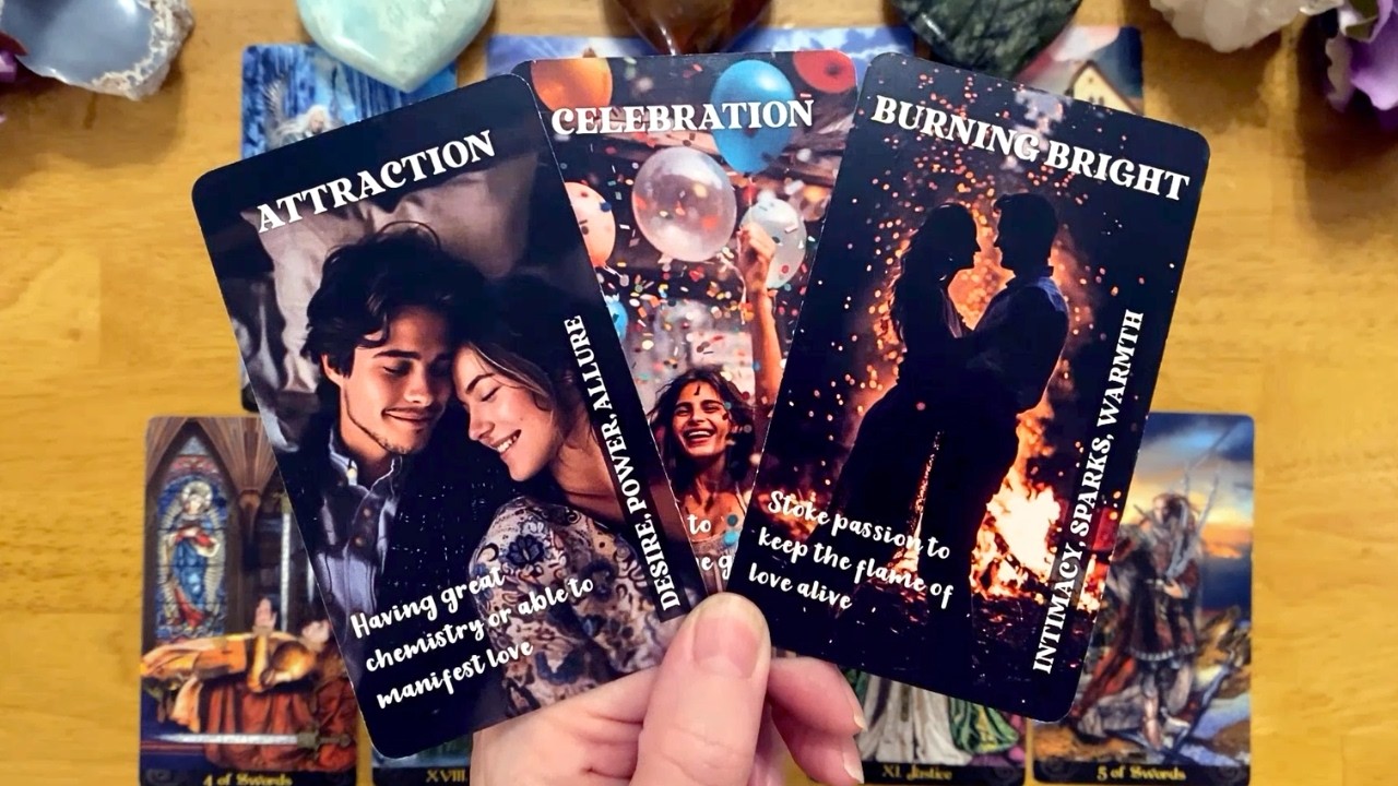 SOMEONE YOU HAVE INSANE CHEMISTRY WITH IS ABOUT TO MAKE A MOVE TO MEET UP! ❤️ (LOVE TAROT READING)