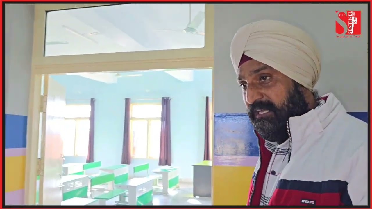 एक बिल्डिंग ने रुकने को मजबूर कर दिया और जो अन्दर गये तो सोचा आपको भी दिखाना बनता हैं!