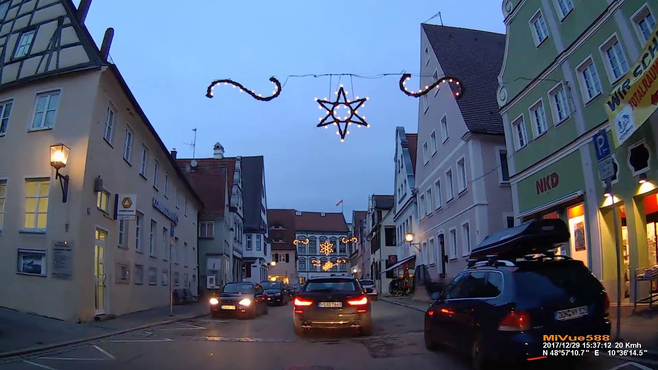 D: Stadt Oettingen i.Bay.. Landkreis Donau-Ries. Fahrt durch die Altstadt. Dezember 2017
