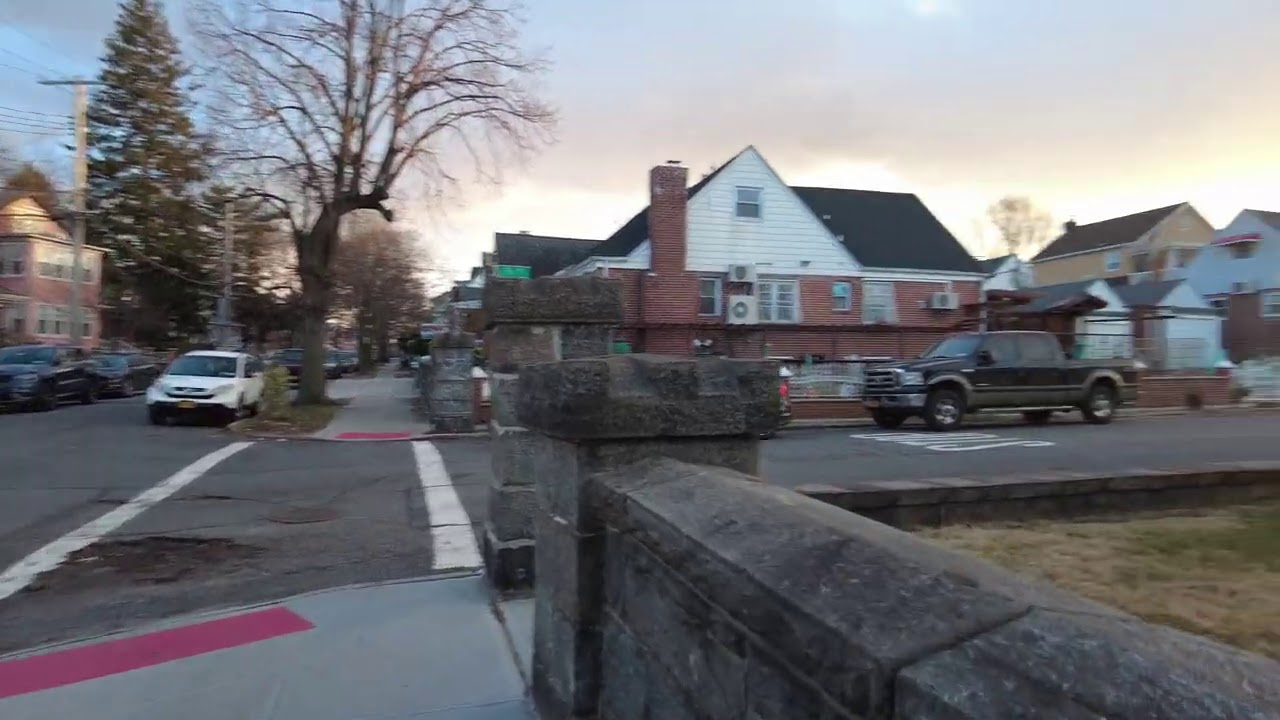 Walking NYC : College Point, Queens from MacNeil Park to Secret Beach (January 20, 2021)