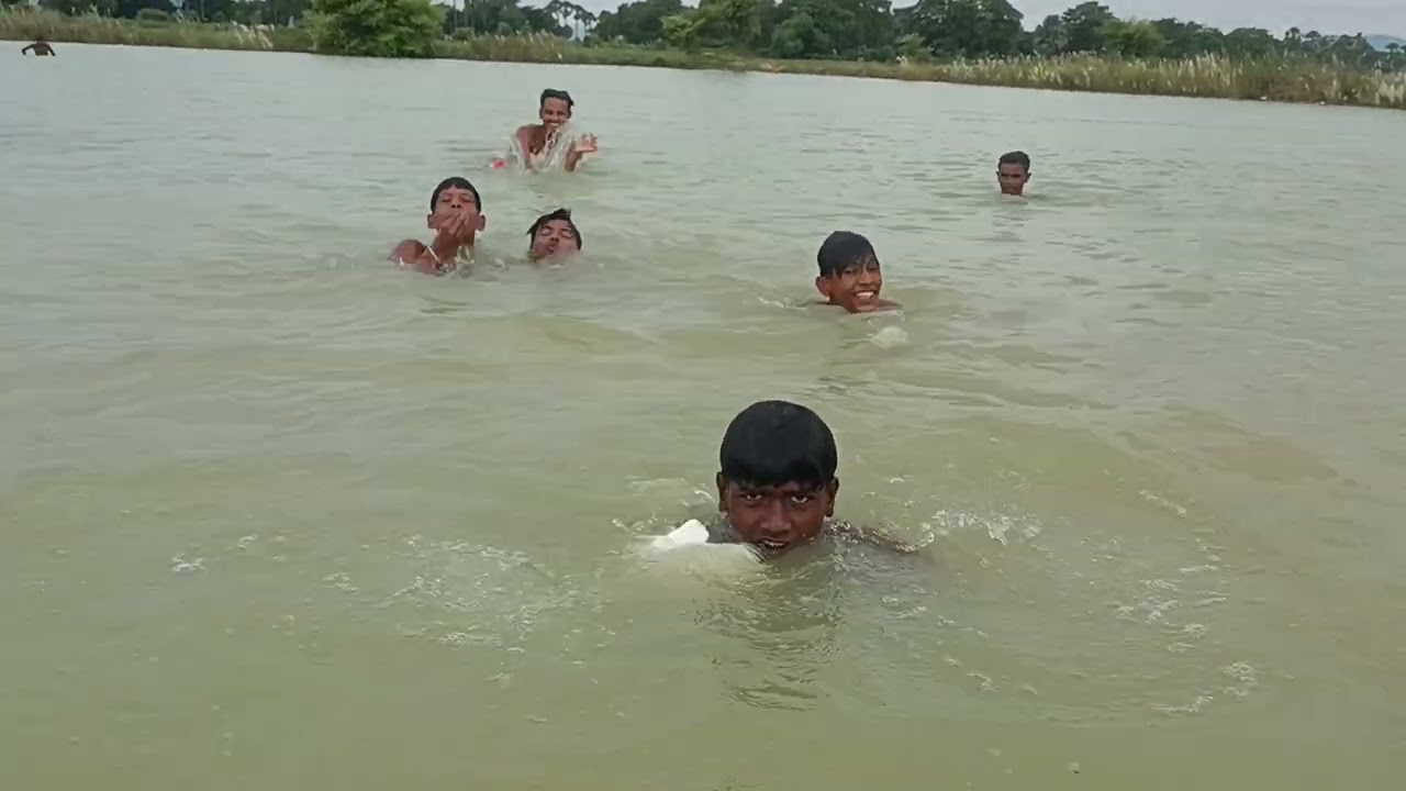 Pokhar me nahane ka maja #viralvideo #