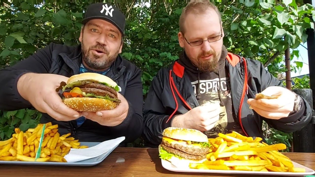 Wir essen den besten Double Beef - Burger mit Pommes unserer Stadt! (1800 kcal. in 5 Minuten!)