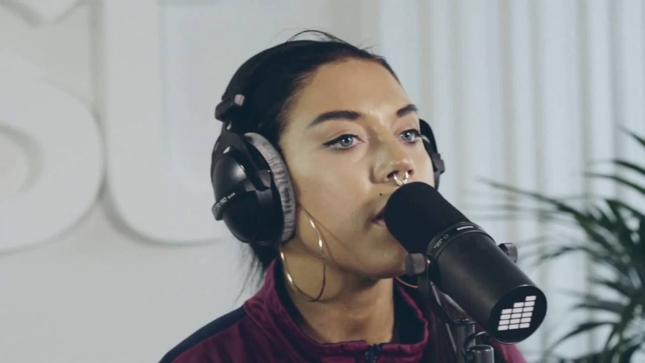 Maxida Märak - Nu blåser det på månen (Live @ East FM)