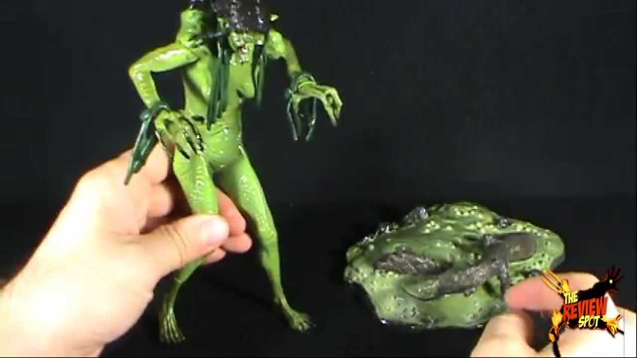 Spooky Spot 2012 - Sota Toys Now Playing Presents Series 3 Meg Mucklebones