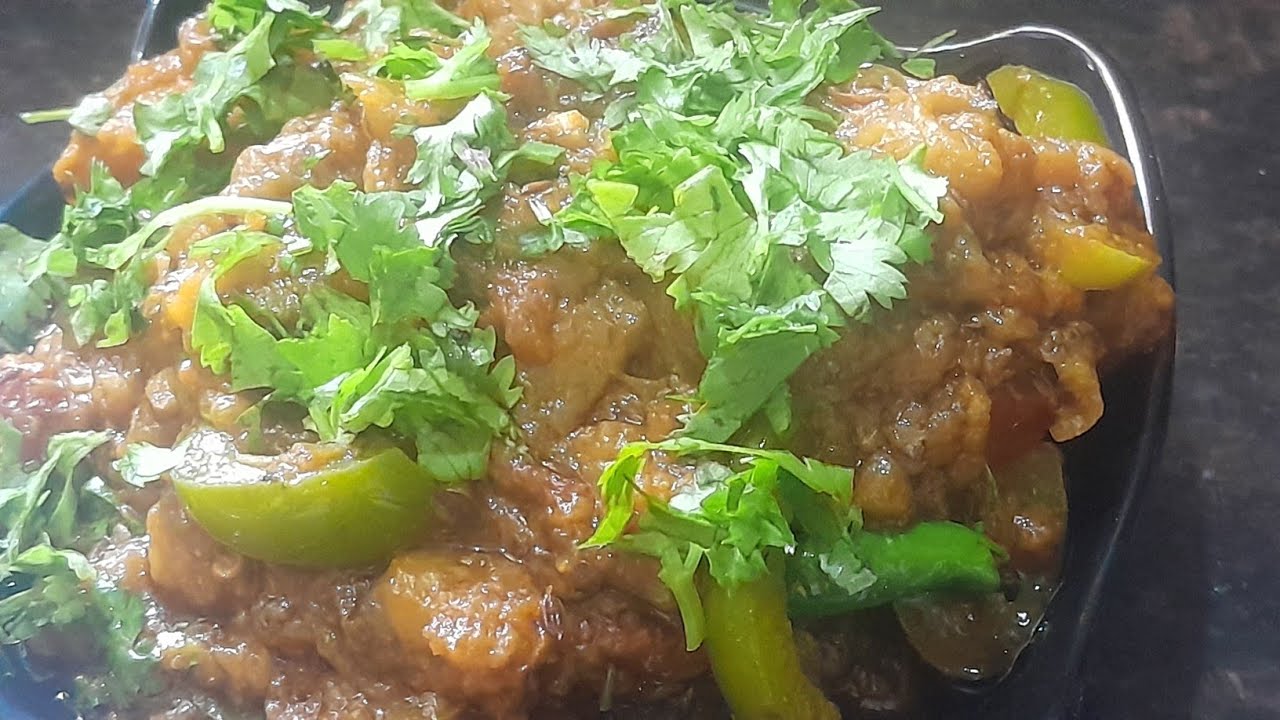 Began simla mirch ka bhurta#Taaj Kitchen# indian recipe khane me testy easy recipe 😋 😄 