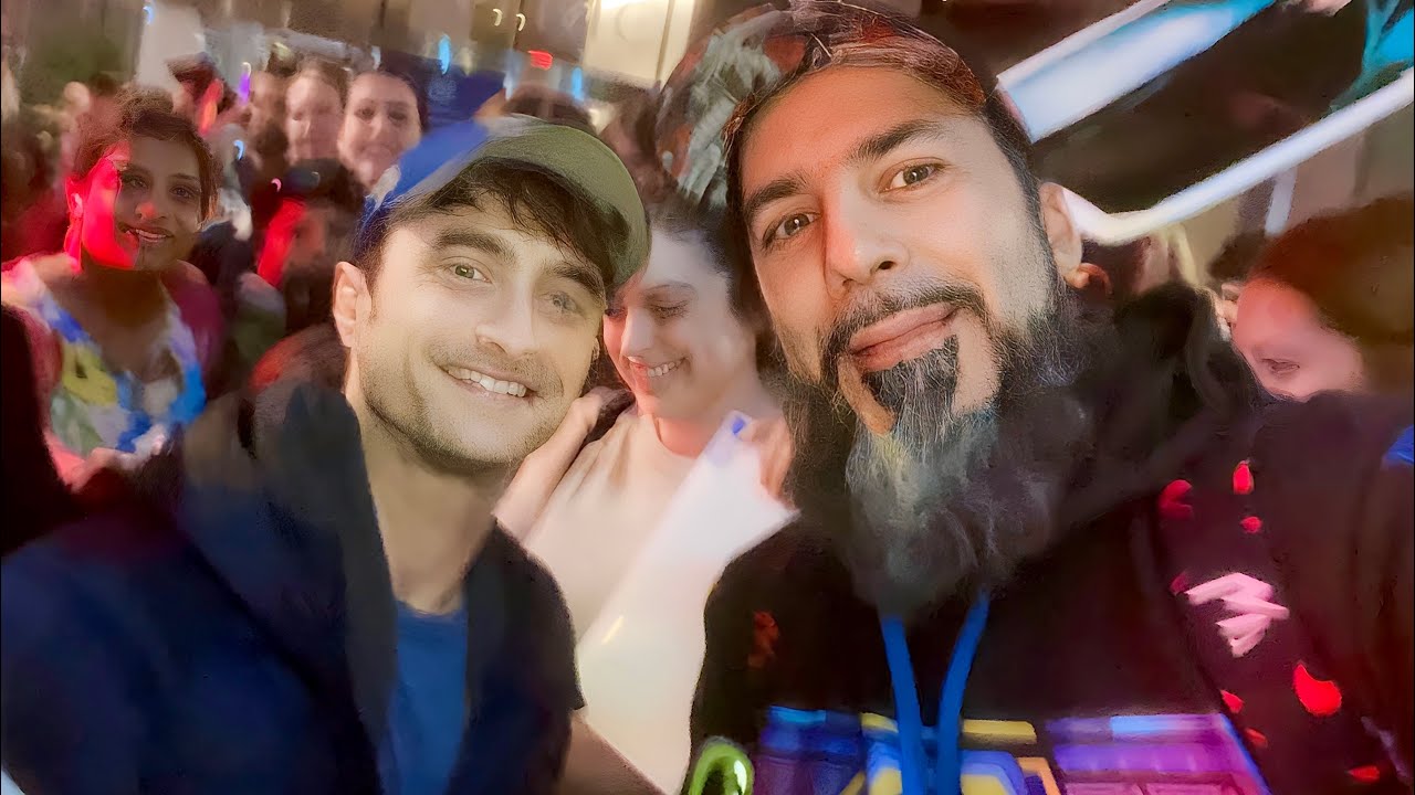 Daniel Radcliffe Stars in Merrily We Roll Along! Signs Autographs on Opening Week After The Show!