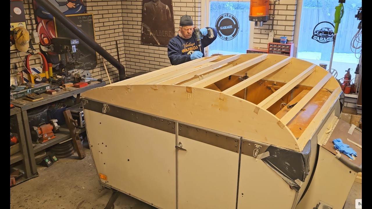 Dethleffs camper S1E4 Building a Roof
