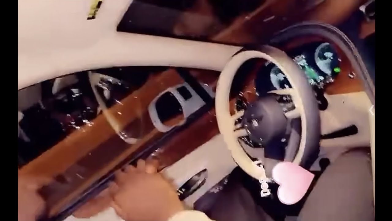 Le milliardaire Mo GATES nous pr&eacute;sente sa superbe nouvelle BENTLEY s&eacute;rie 2021 de luxe, shopping...