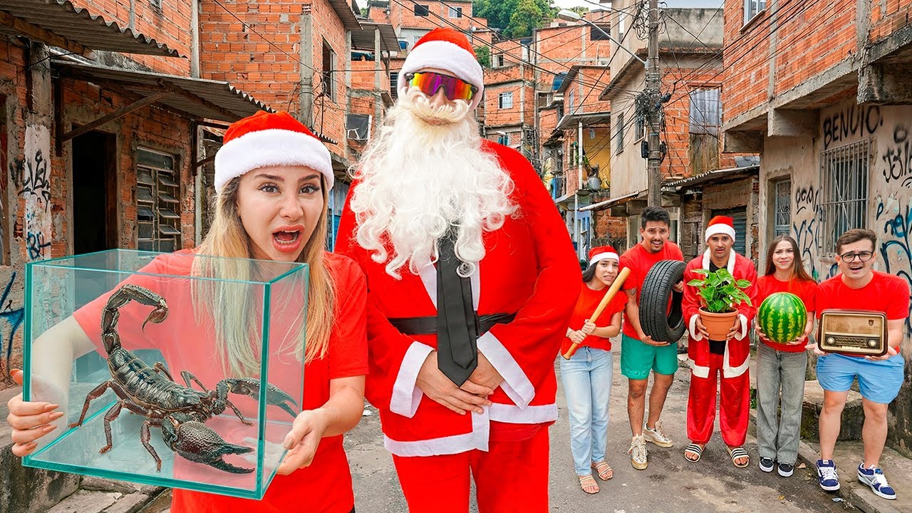 O Papai Noel Apareceu E Deu Presente Estranhos Pra Nos!!
