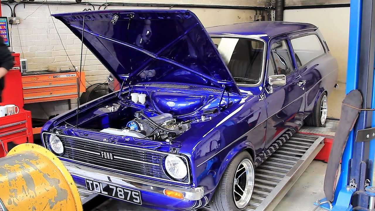 MK2 Escort Pinto and 1380cc Classic Mini at Novatech Rolling Road
