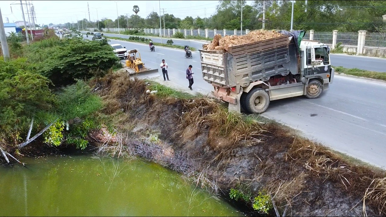 First Start Amazing PROJECT!! LANDFILL Delete Deep CANAL Use Strong Bulldozer & 5Ton Truck.