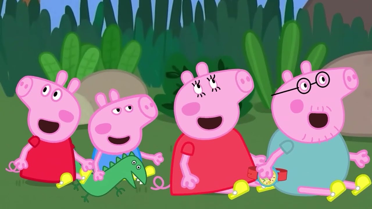 Peppa Pig and Halloween House Decorating 🎃👻 | Peppa Pig Funny Animation