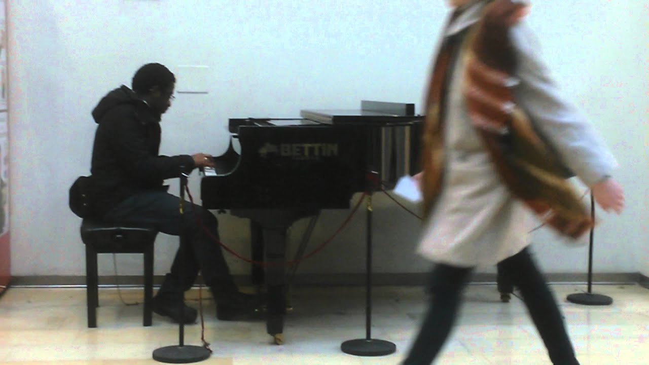 #12 Street piano performance at Padova station - Pianoforte 