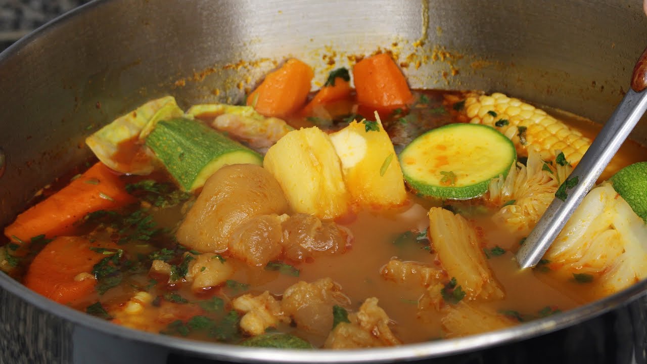 CALDO DE PATA ROJO DE RES