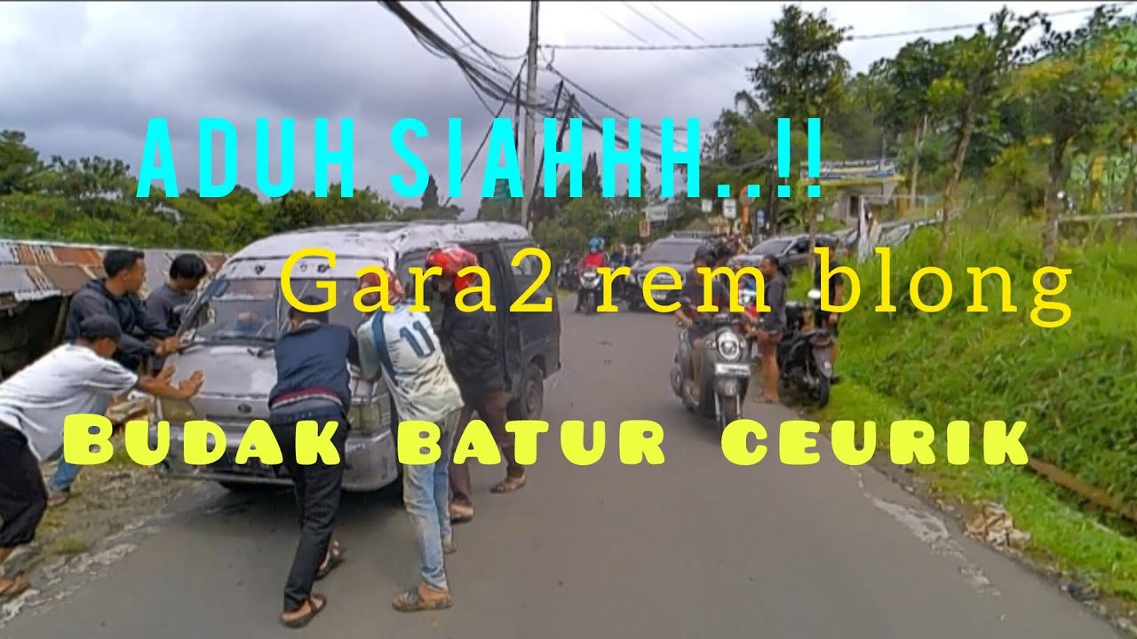 Perjalanan dari megamendung menuju masjid attaawun puncak disambut hujan dan kabut tebal