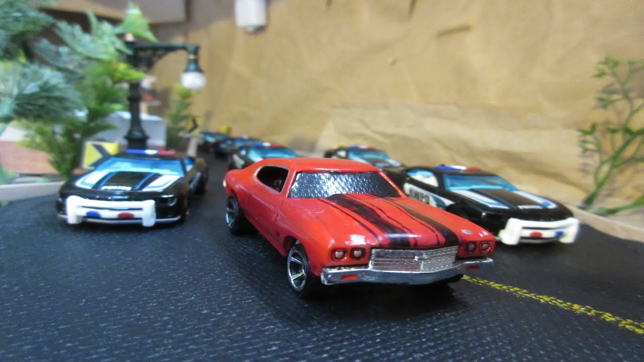 Hot Wheels Police Chase 15