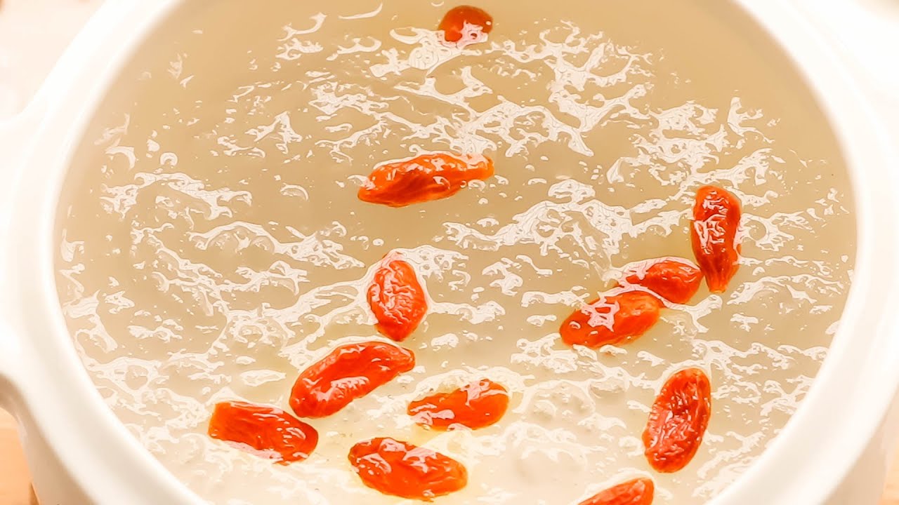 Snow Swallow With Rock Sugar: The Best Chinese Dessert You Should Try