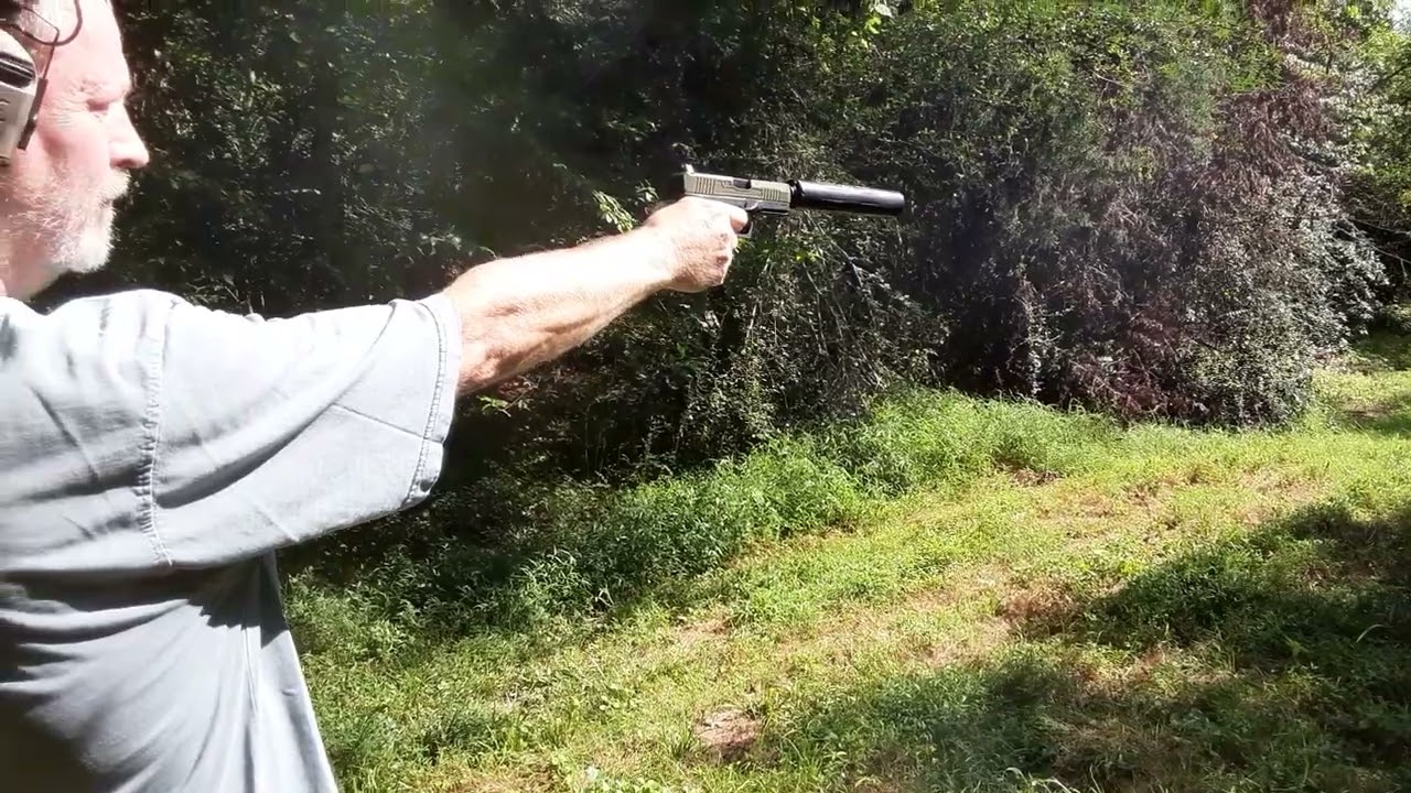 Suppressor comparison between silencerco OCTANE 9 and OCTANE 45 on 2 PSA dagger 9 mm pistols.