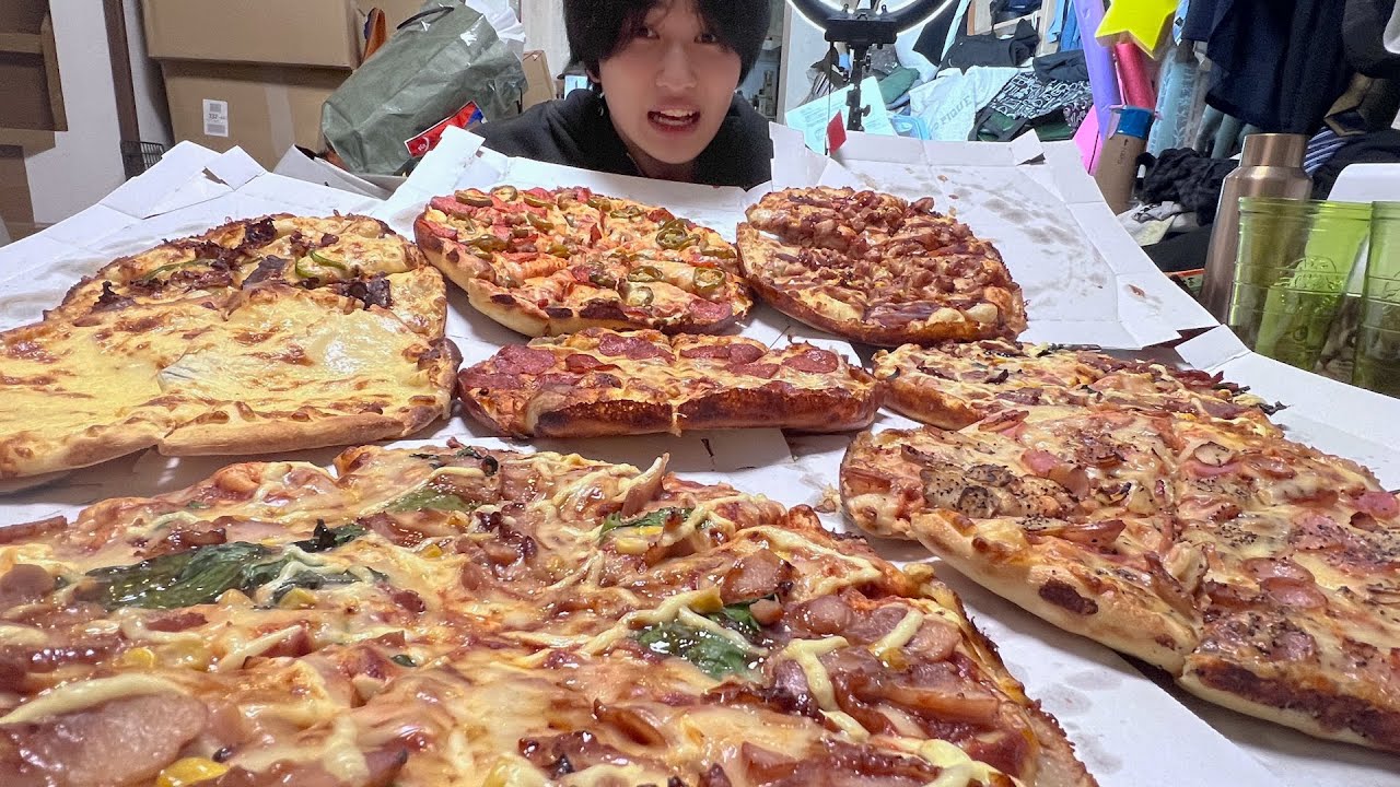【発注ミス】兄のお金で間違ってピザ買いすぎました。。【大食い】
