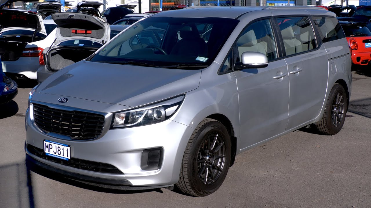 2017 Kia Carnival 8-Seater