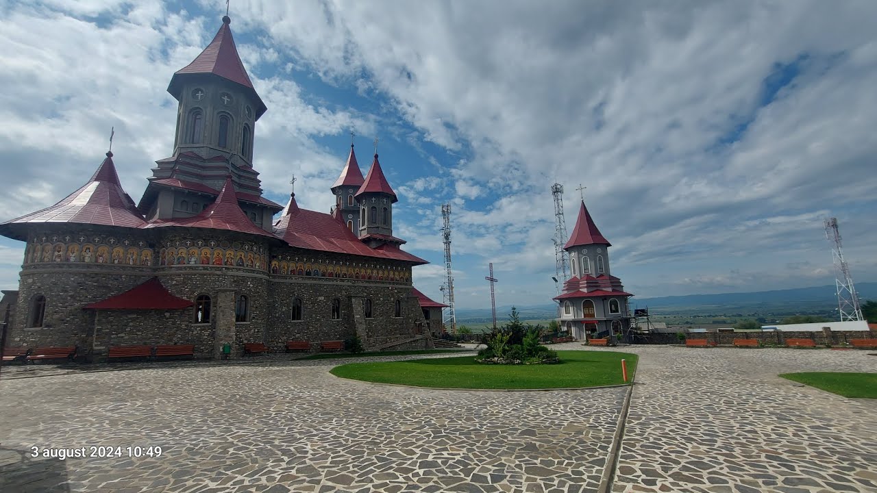 La Mănăstirea Sf.Mina de stil vechi jd. Suceava
